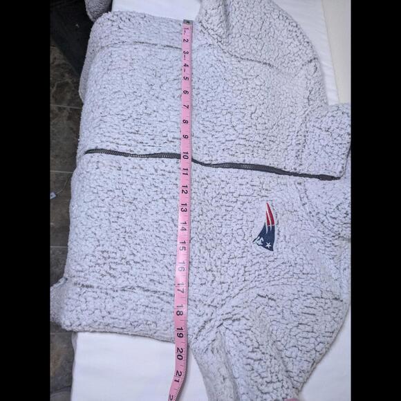 NFL New England Patriots Junior's Size XL Sherpa Jacket - Cozy and Stylish - Picture 5 of 9